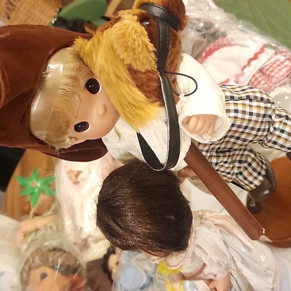 A precious collection of dolls - Picture 7 of 13